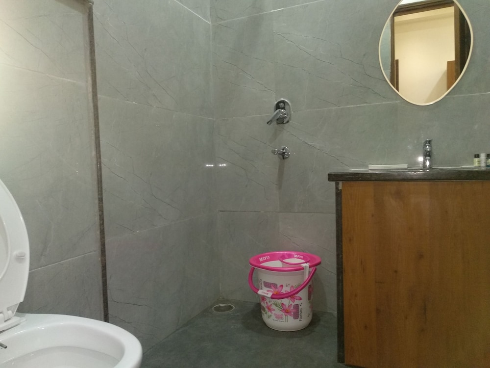 HOTEL SUDARSHAN PALACE