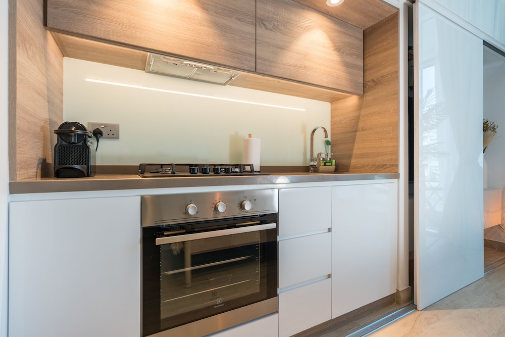 Stunning 1Bedroom with balcony in Al Habtoor city 
