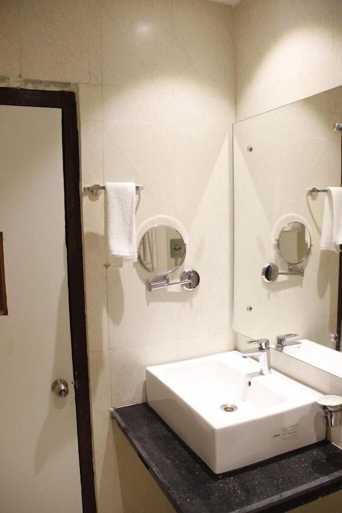 Regenta Inn Larica Kolkata