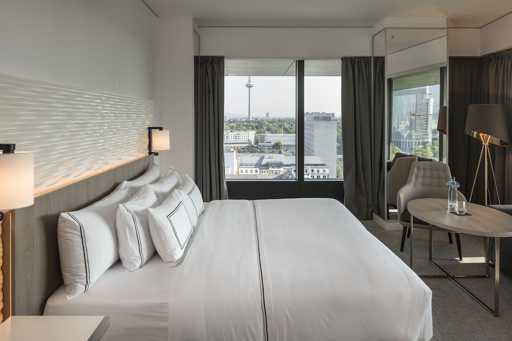 Meliá Frankfurt City