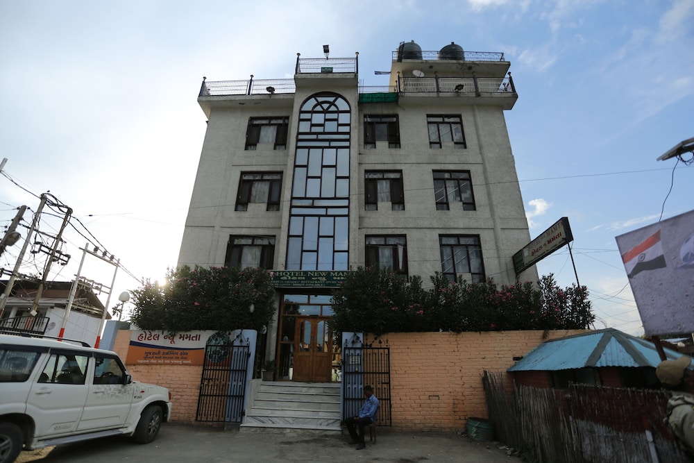 Hotel New Mamta Pure Veg Near By Dal Lake