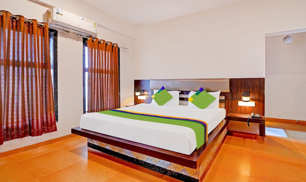 Treebo Vhyomaan Resort With Swimming Pool