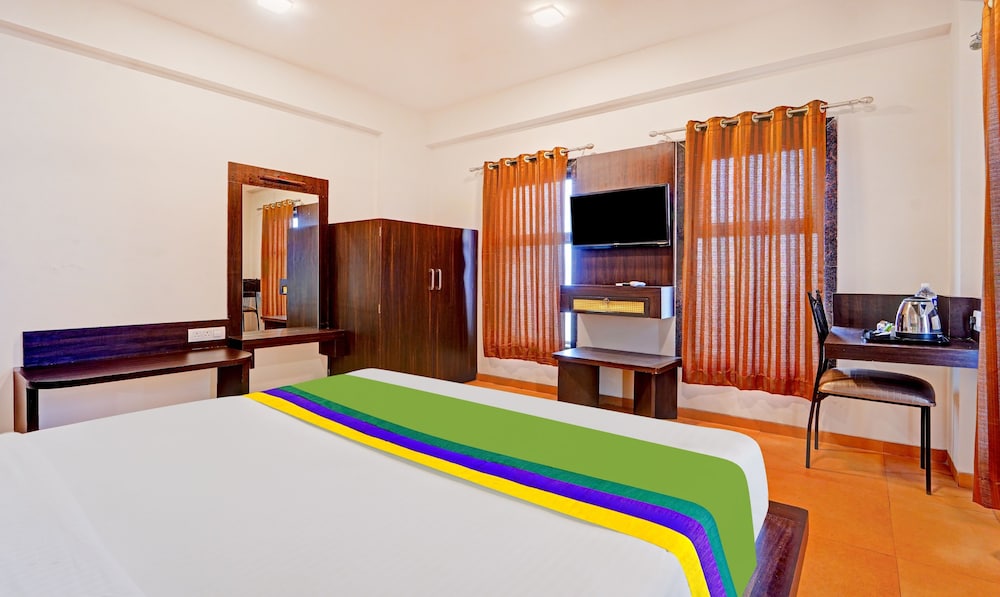 Treebo Vhyomaan Resort With Swimming Pool