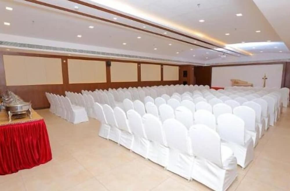 Navaratna Inn A Luxury Hotel