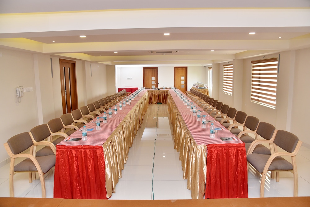 Navaratna Inn A Luxury Hotel