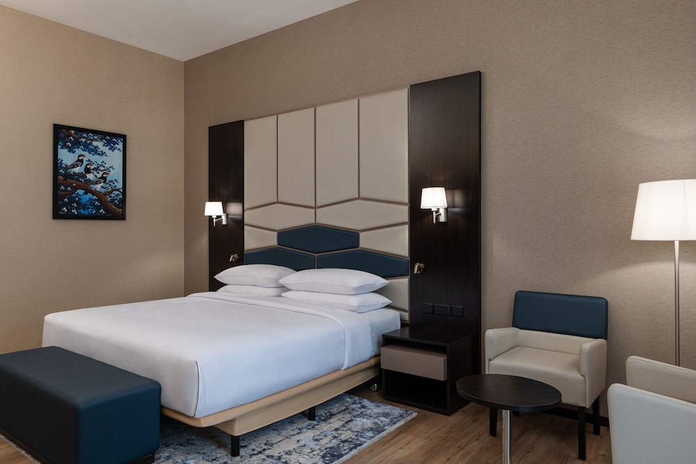 Four Points by Sheraton Production City, Dubai
