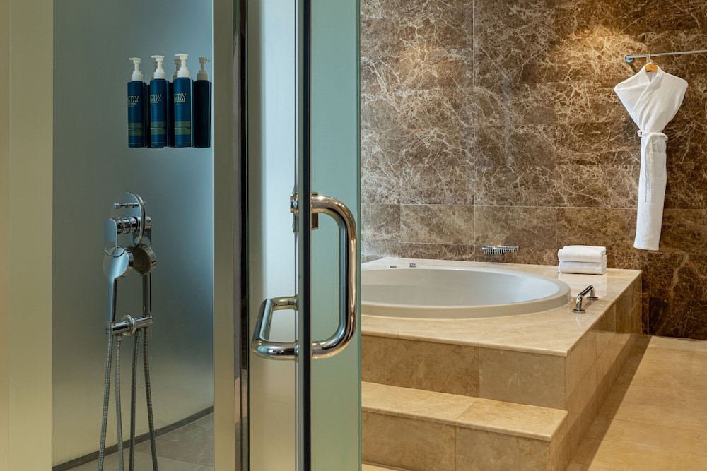 Four Points by Sheraton Production City, Dubai
