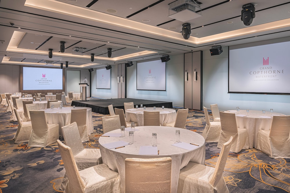 Grand Copthorne Waterfront