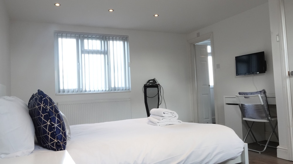 Grand Airport Ensuites