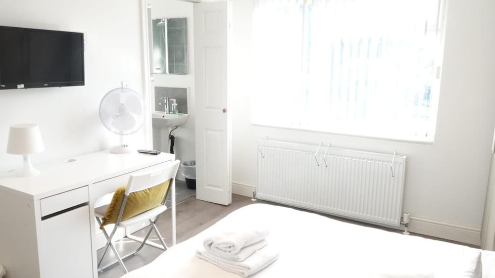 Grand Airport Ensuites