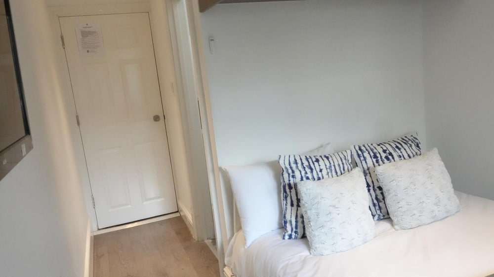 Grand Airport Ensuites