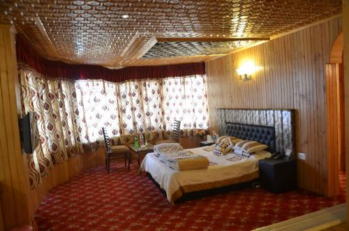 Hilltop Gulmarg