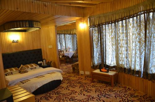 Hilltop Gulmarg