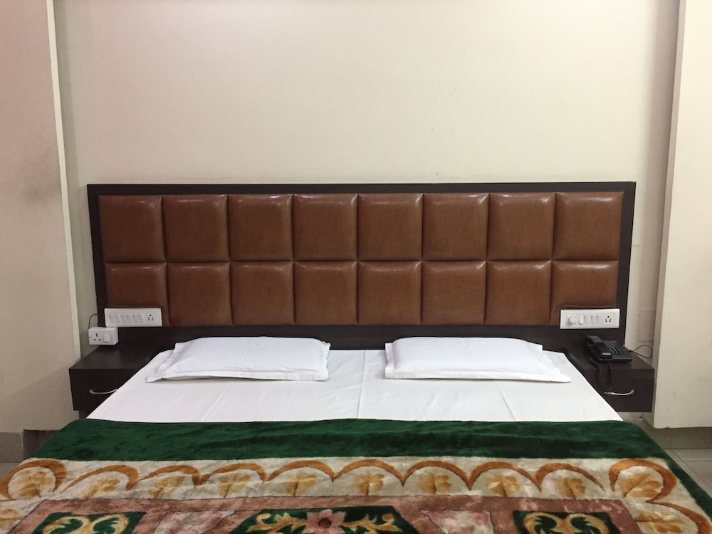 New Karan Hotel