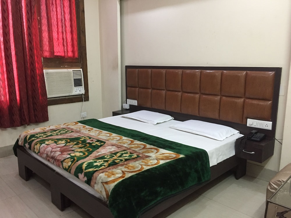 New Karan Hotel