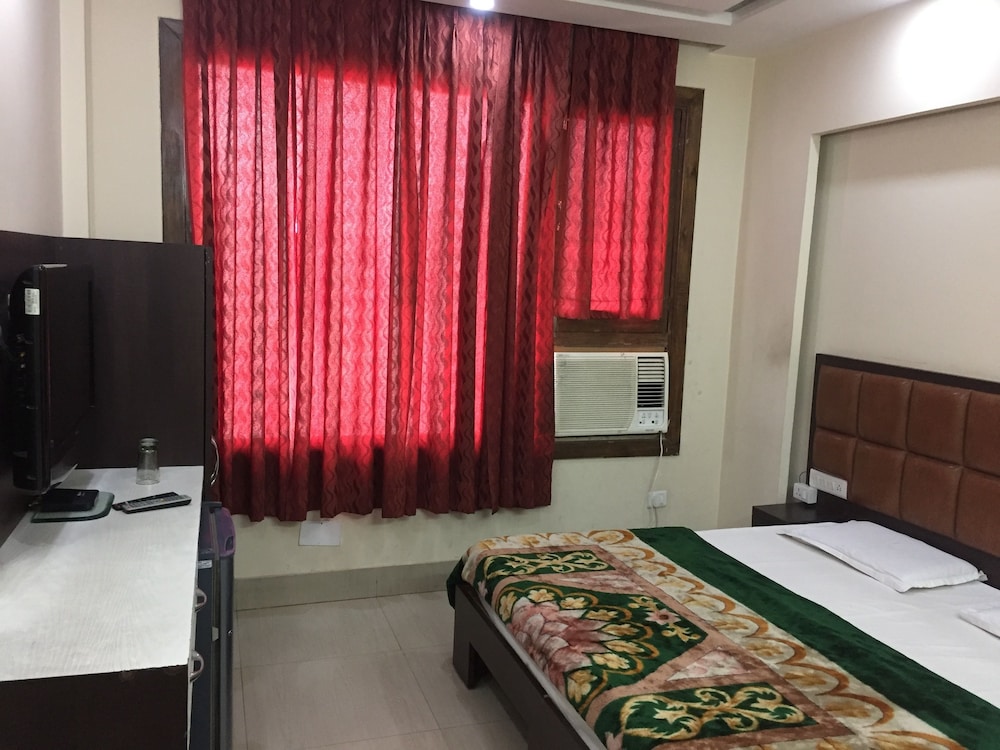 New Karan Hotel