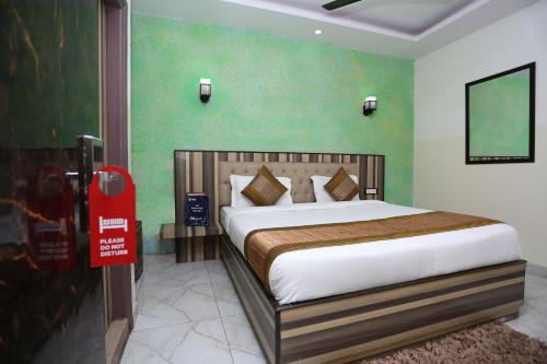 hotel airport inn
