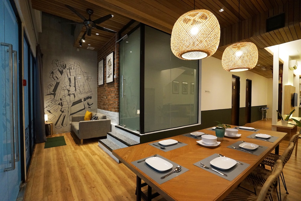CHAOS BOUTIQUE HOTEL