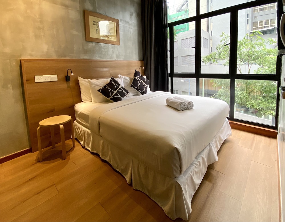 CHAOS BOUTIQUE HOTEL