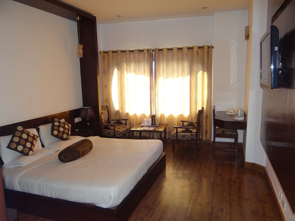 Hotel Surya