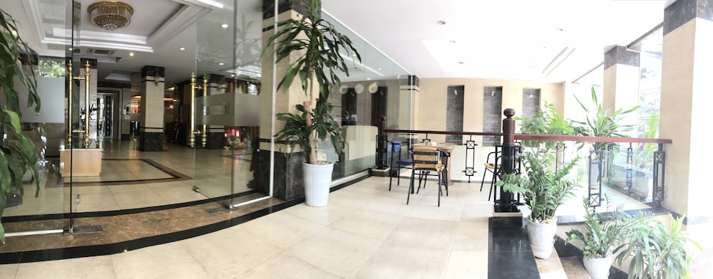 Gallant Hotel
