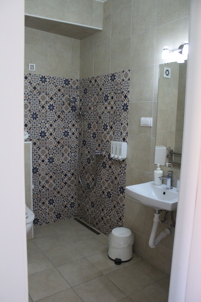 Garni Hotel 11Tica DM