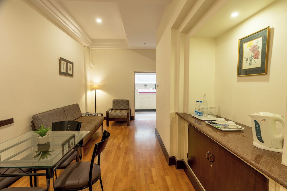Hotel Ivory Tower