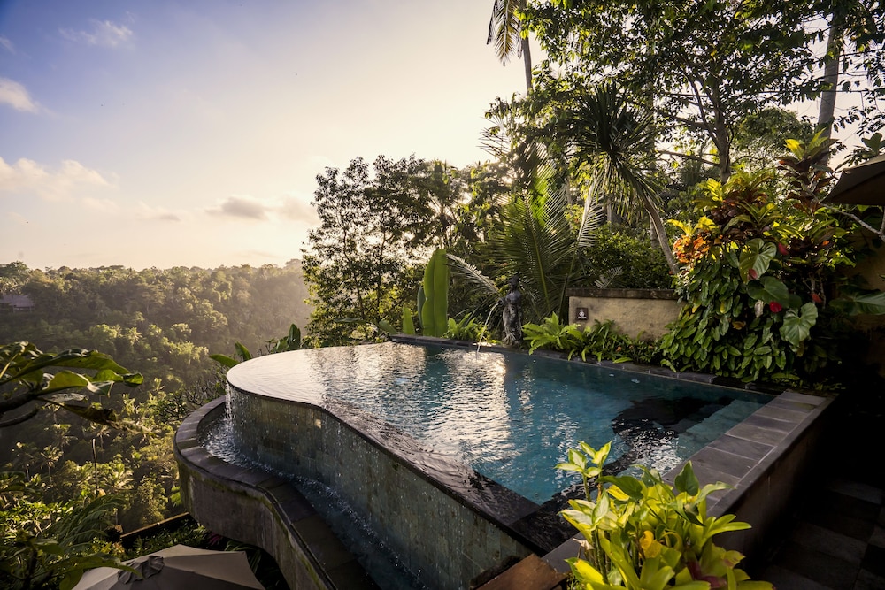 Pramana Watu Kurung Resort