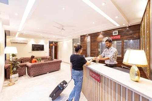 Hotel Emblem Suites- Near Delhi Airport