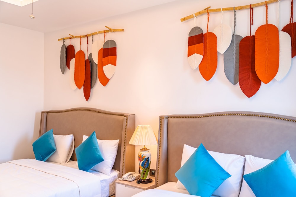 Roma Hotel Phu Quoc Free Hon Thom Island Waterpark Cable Car