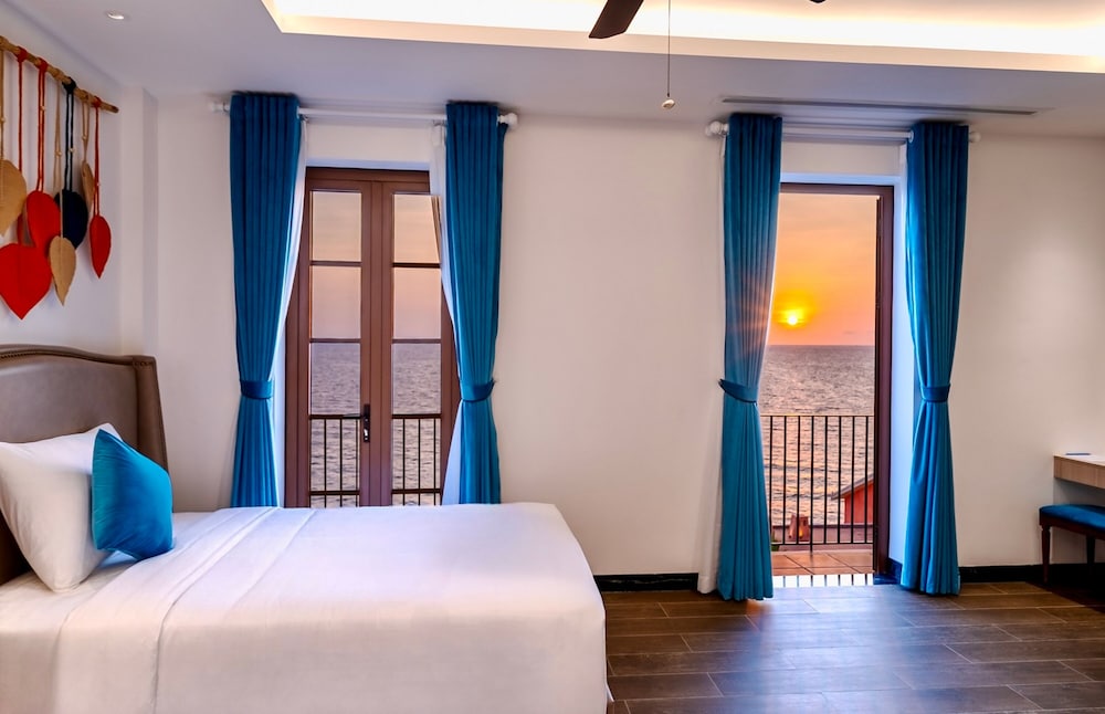 Roma Hotel Phu Quoc Free Hon Thom Island Waterpark Cable Car