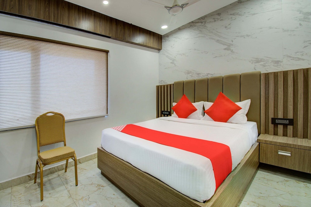 OYO 23031 V Hotel