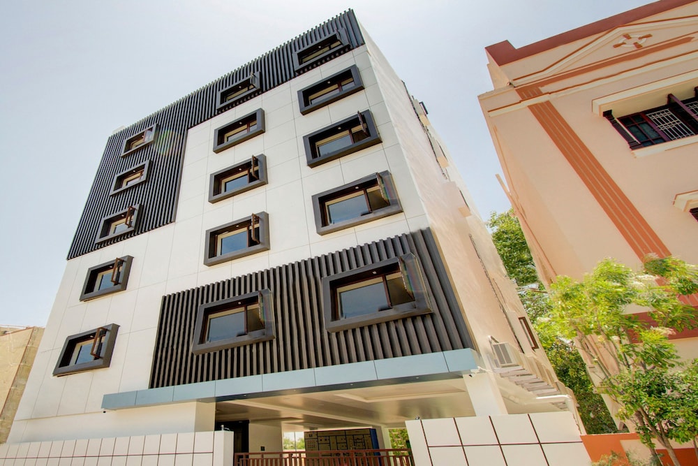 OYO 23031 V Hotel