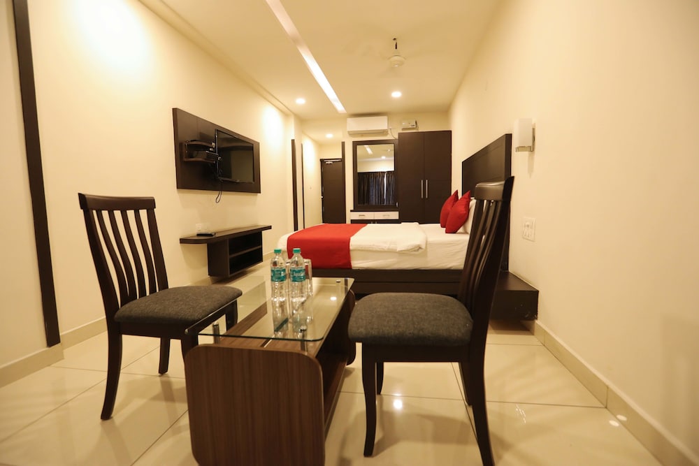 Traders Hotel
