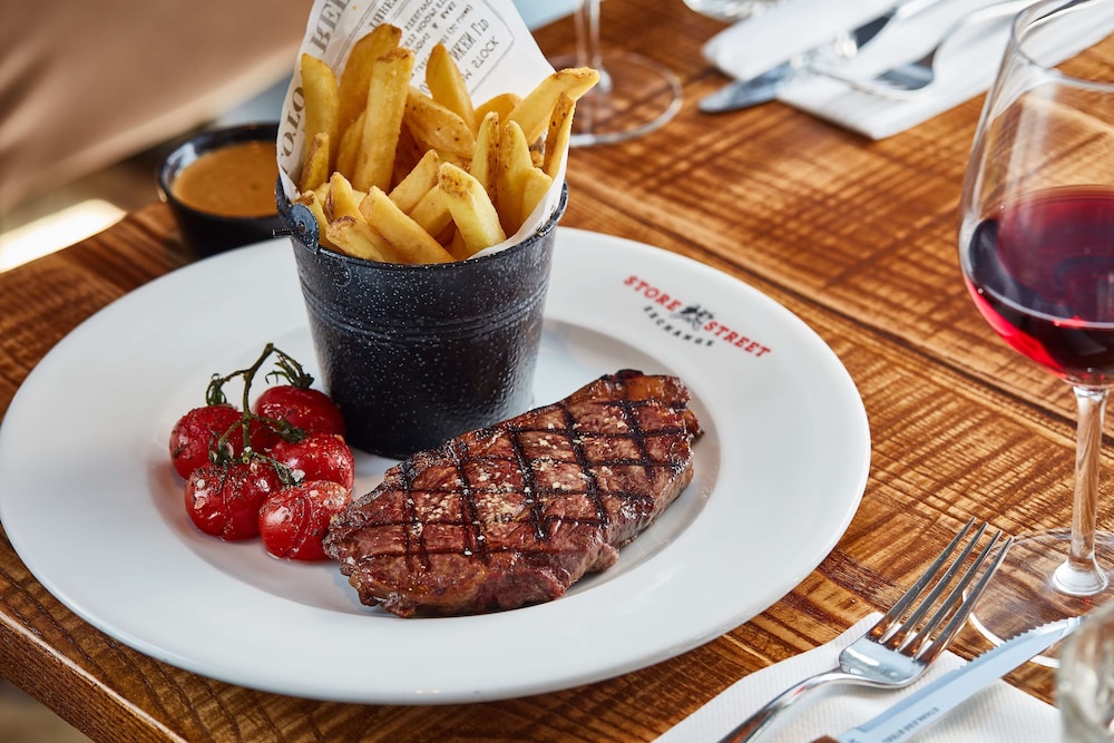 DoubleTree by Hilton  Manchester - Piccadilly