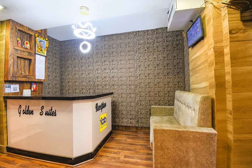 OYO Flagship 27998 Golden Inn Near M.P. Birla Planetarium