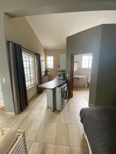 Rivonia Guest House Louise Terrace