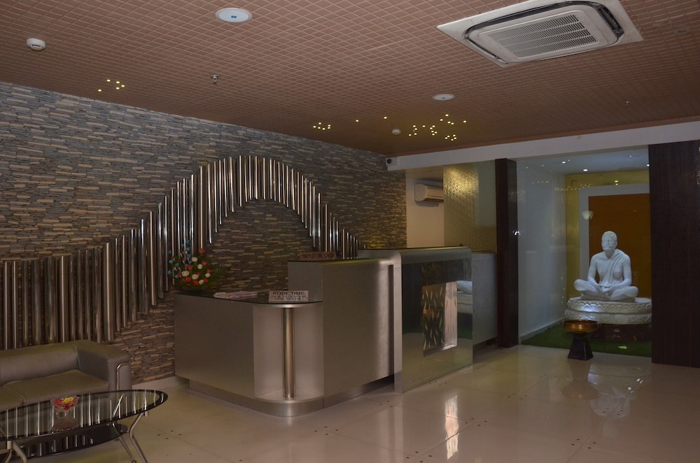Airport City Hotel