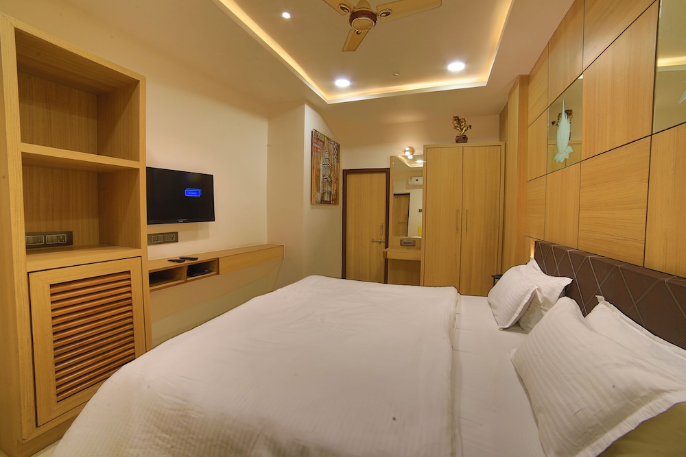 Hotel Mamta Palace, 500 meters from nakki lake