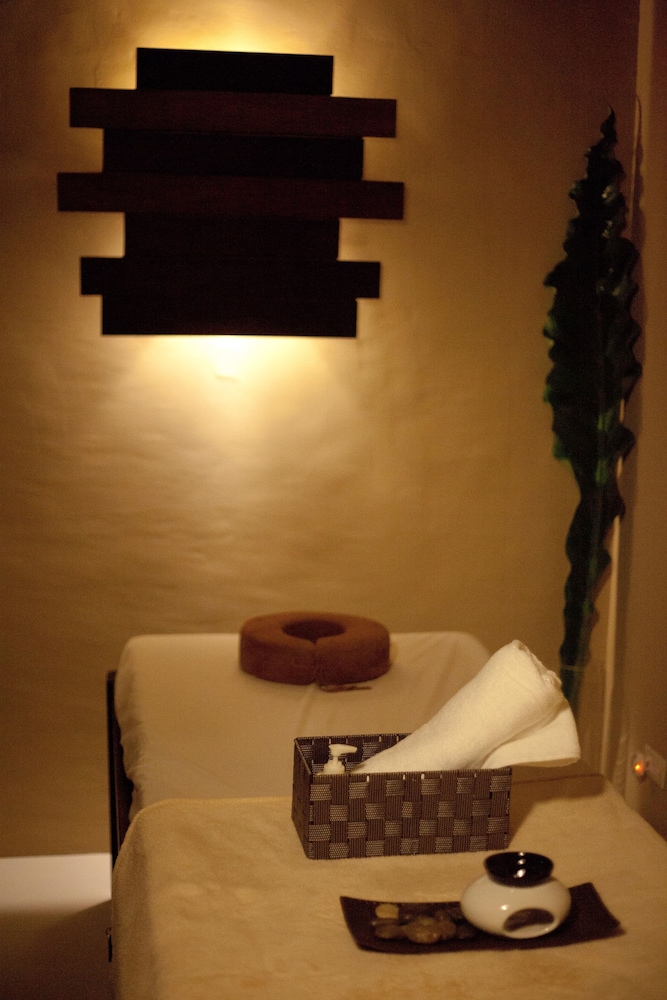 Y2 Residence Hotel
