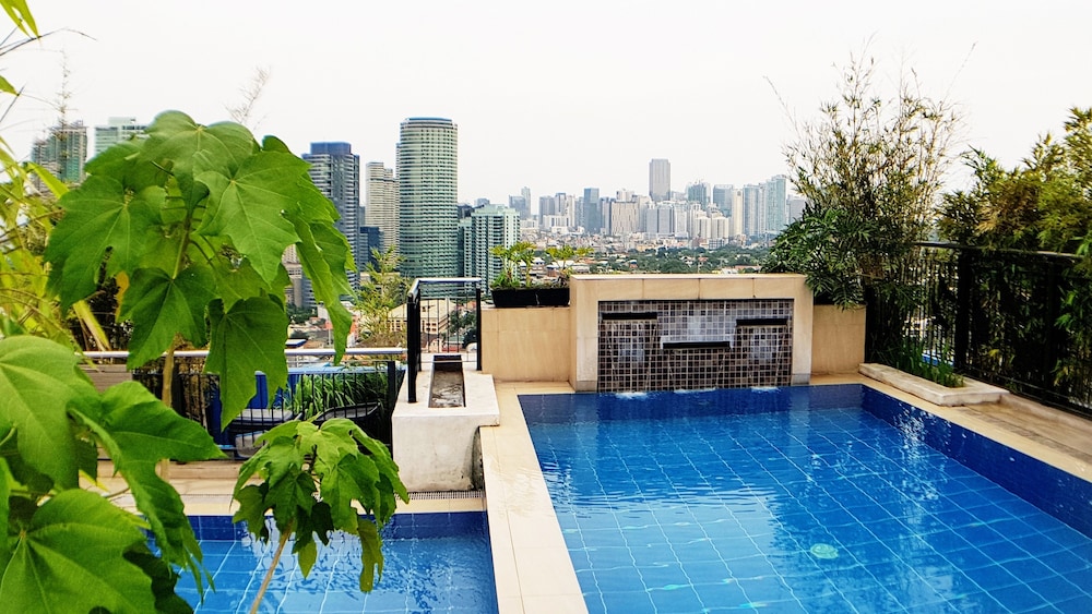 Y2 Residence Hotel