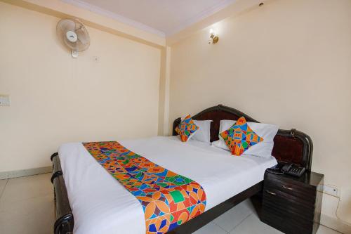 OYO 37373 Hotel Sapphire