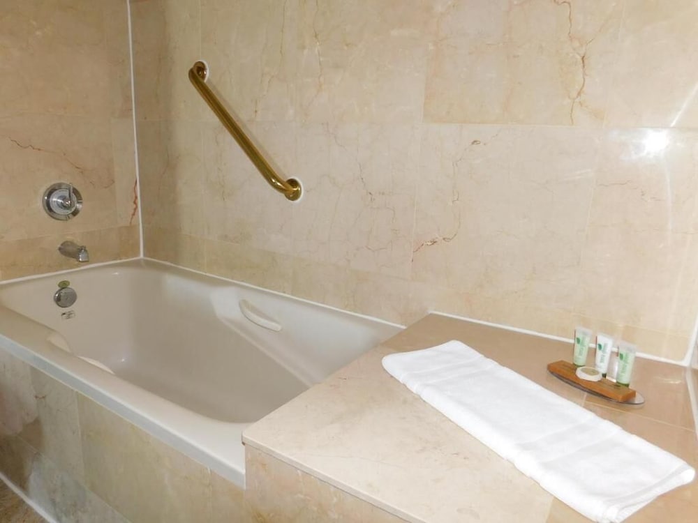 Ramada by Wyndham North Bergen