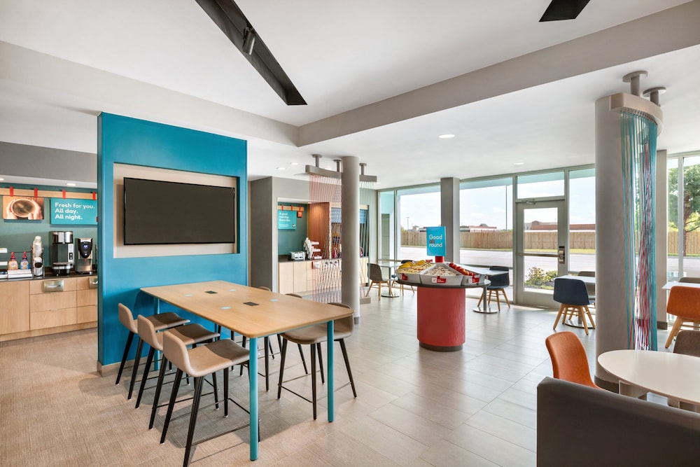 avid hotel Perry-National Fairground Area by IHG