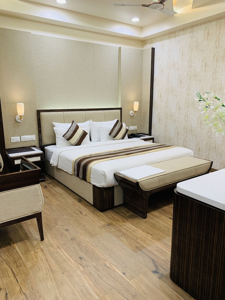 Hotel Grand Kaushalya