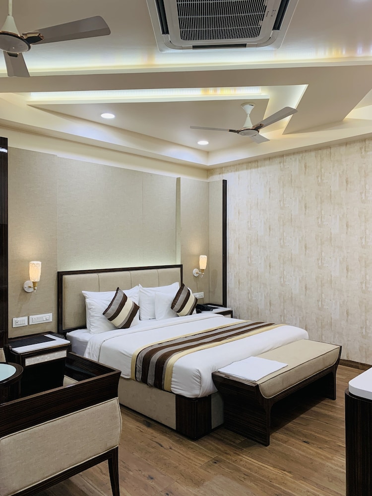 Hotel Grand Kaushalya