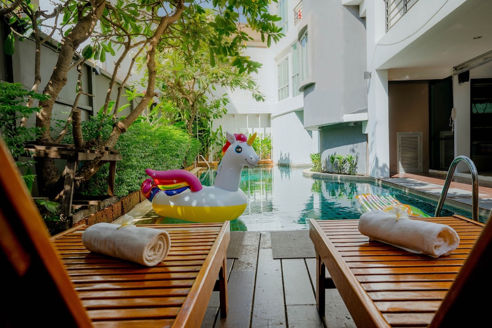 Peace Land Khaosan