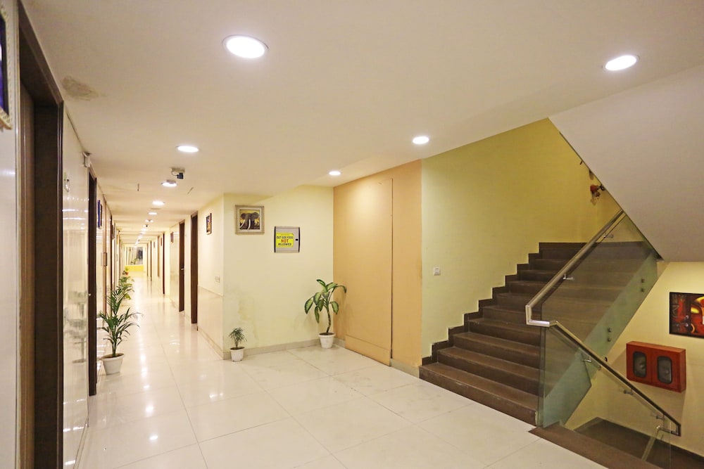 Hotel D Capitol - Delhi Airport