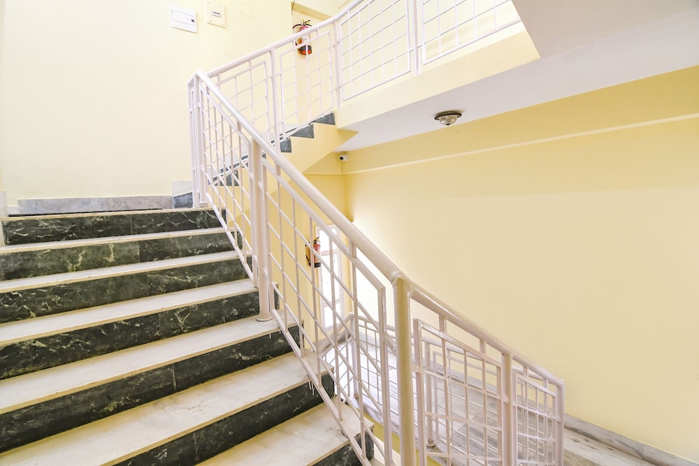 Fabhotel Olive Inn I