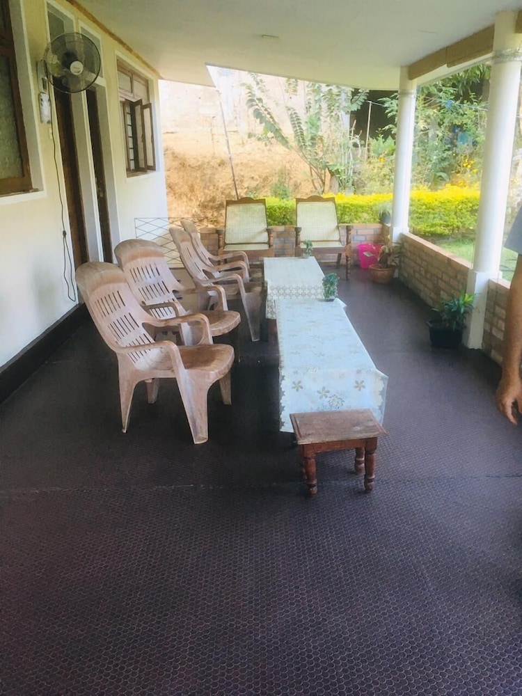 59B Rest Inn Ella